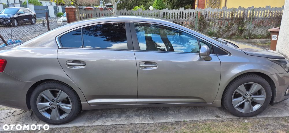 Toyota Avensis 1.8 Premium - 2