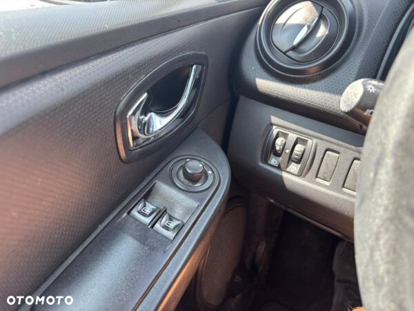 Renault Clio 1.2 16V 75 Expression - 6