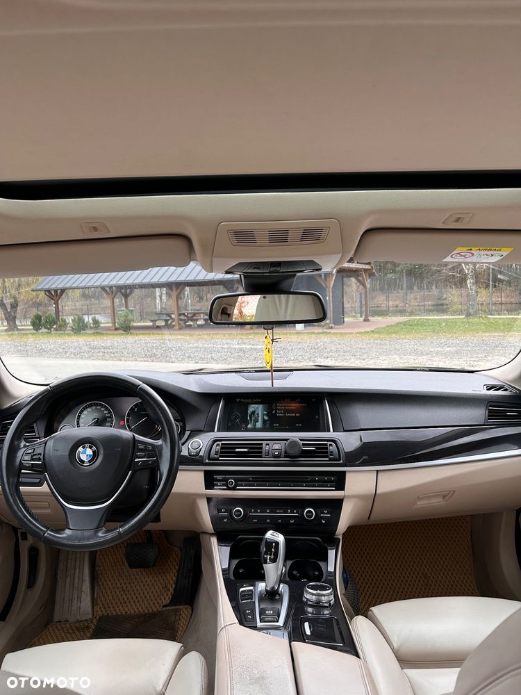 BMW Seria 5 530d xDrive Modern Line - 12