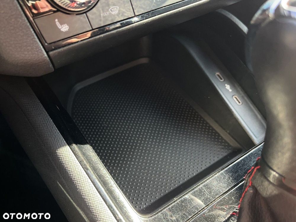 Skoda Kamiq 1.5 TSI Monte Carlo DSG - 30