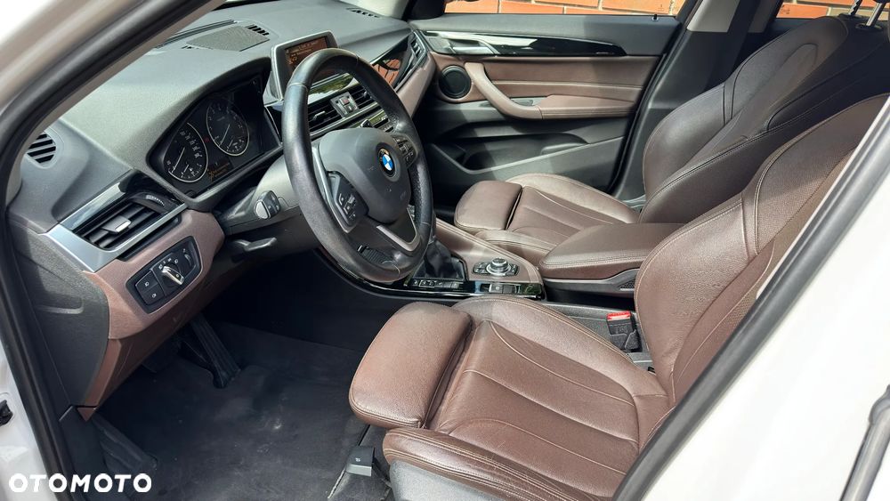 BMW X1 xDrive20i xLine - 6