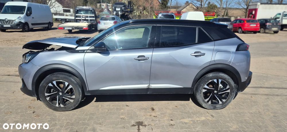 Peugeot 2008 1.2 PureTech GT Line S&S - 4