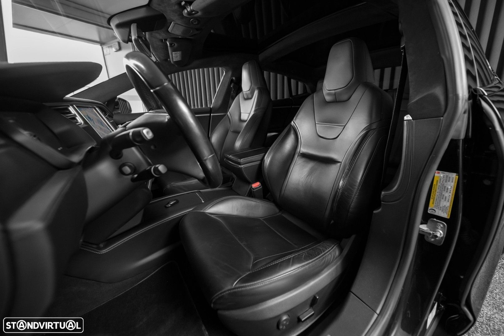 Tesla Model S 90D - 36