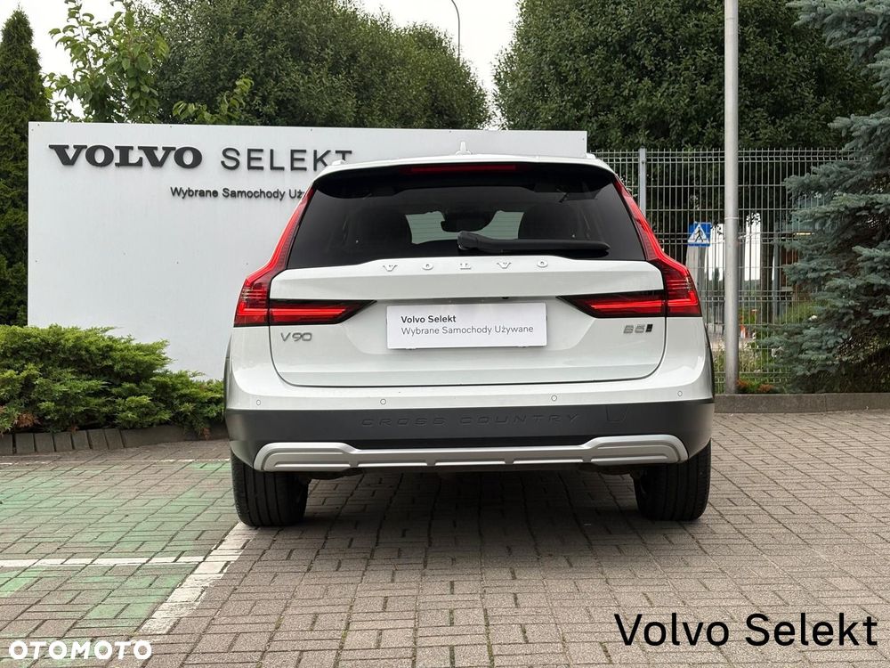Volvo V90 Cross Country - 8