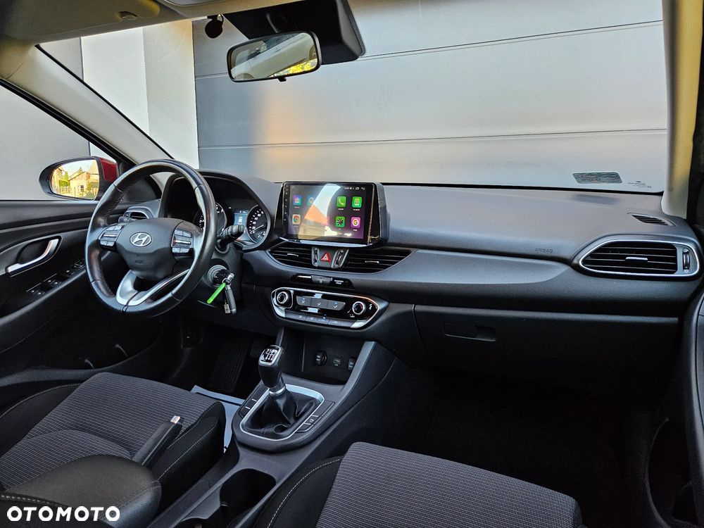 Hyundai i30 1.5 DPI Classic + - 21