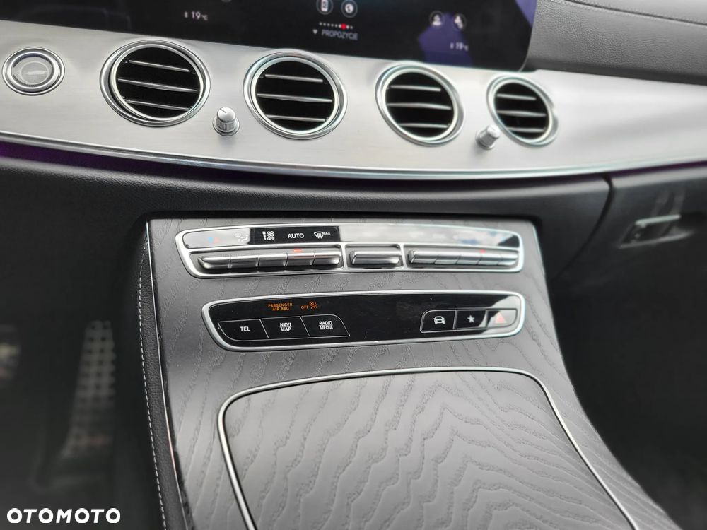 Mercedes-Benz Klasa E 220 d 4-Matic AMG - 20