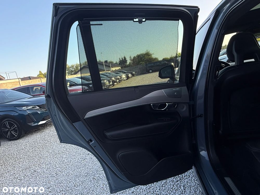 Volvo XC 90 T8 AWD Plug-In Hybrid R-Design 7os - 29