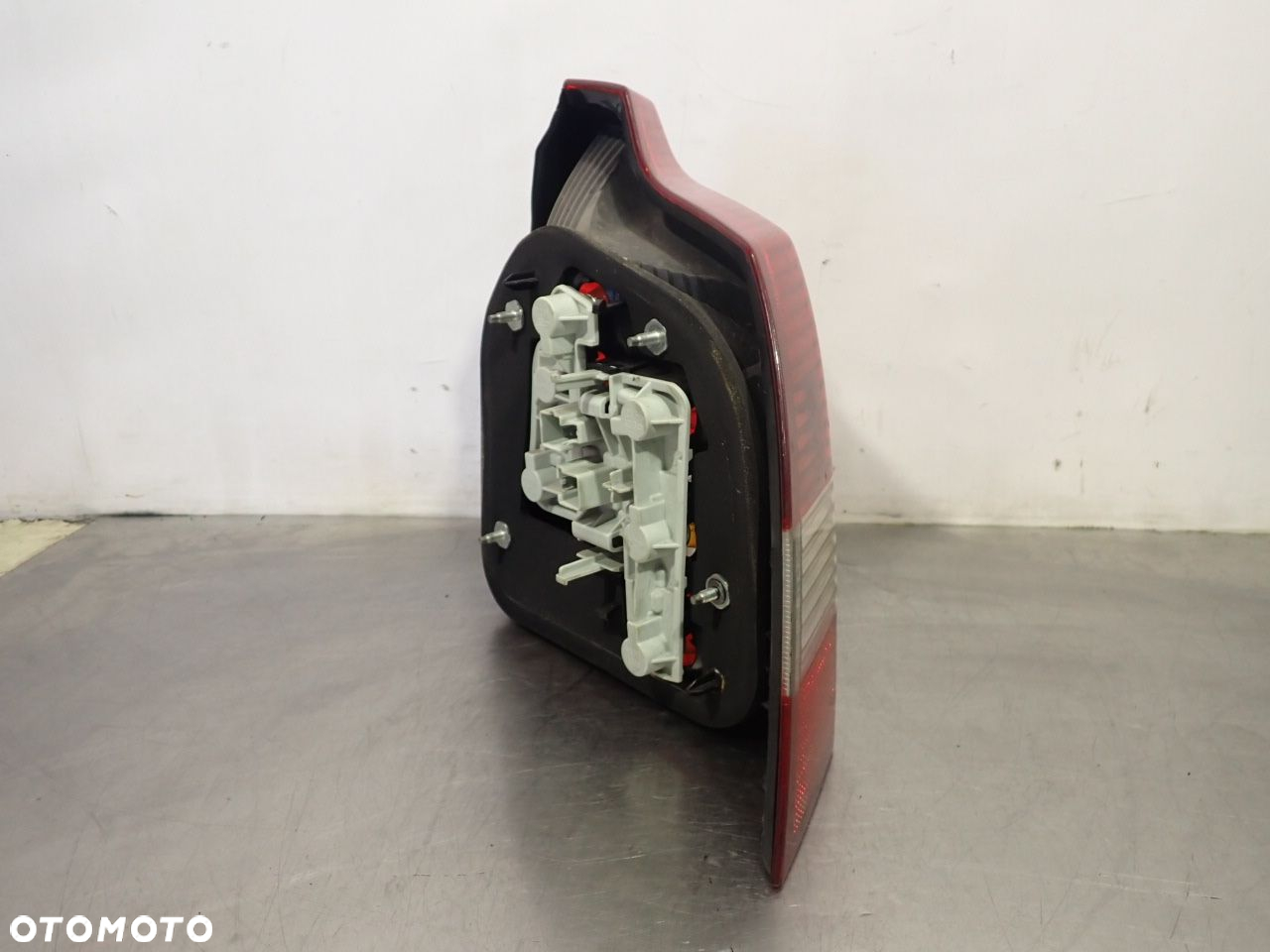LAMPA LEWA TYLNA VOLVO S40 II - 9