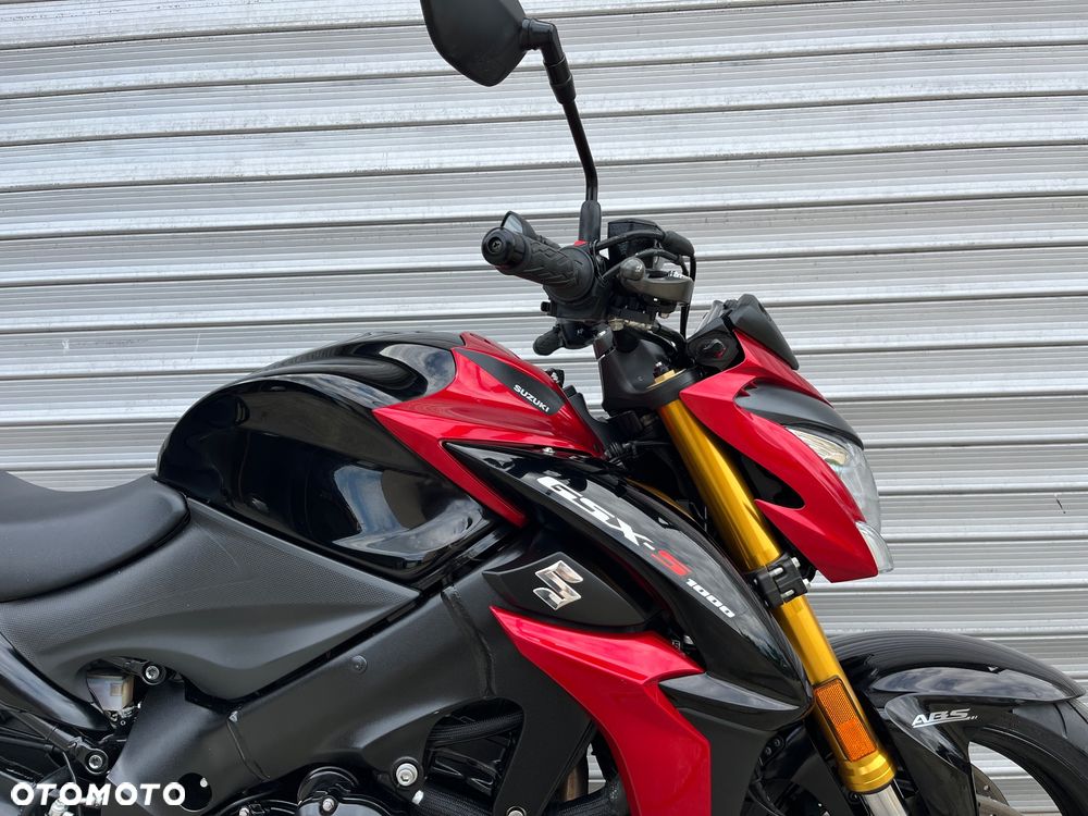 Suzuki GSX 1000 - 9
