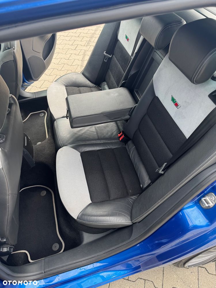 Skoda Octavia 2.0 TDI CR DPF RS - 23