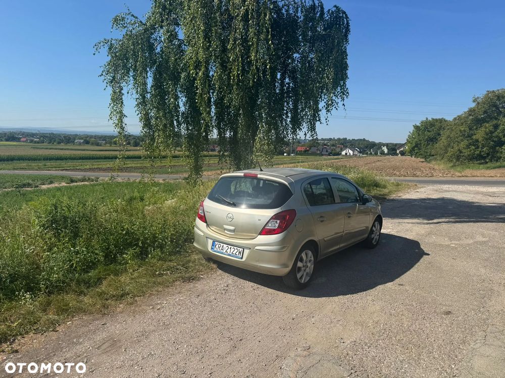 Opel Corsa 1.2 16V Cosmo - 2