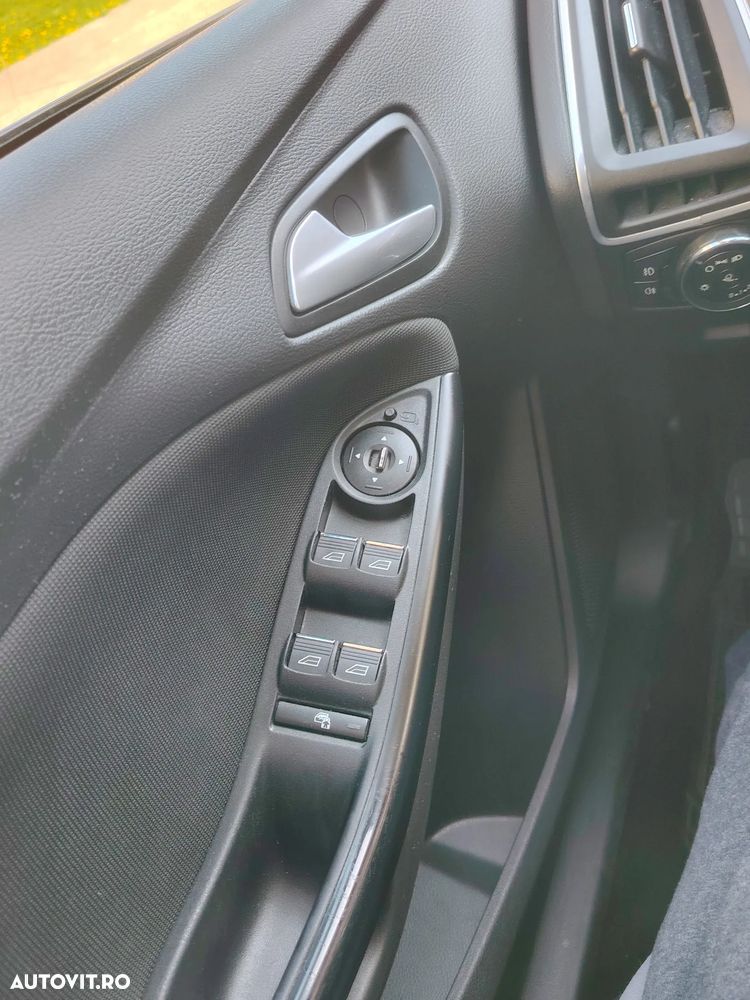 Ford Focus 1.6 TDCI DPF Titanium - 5