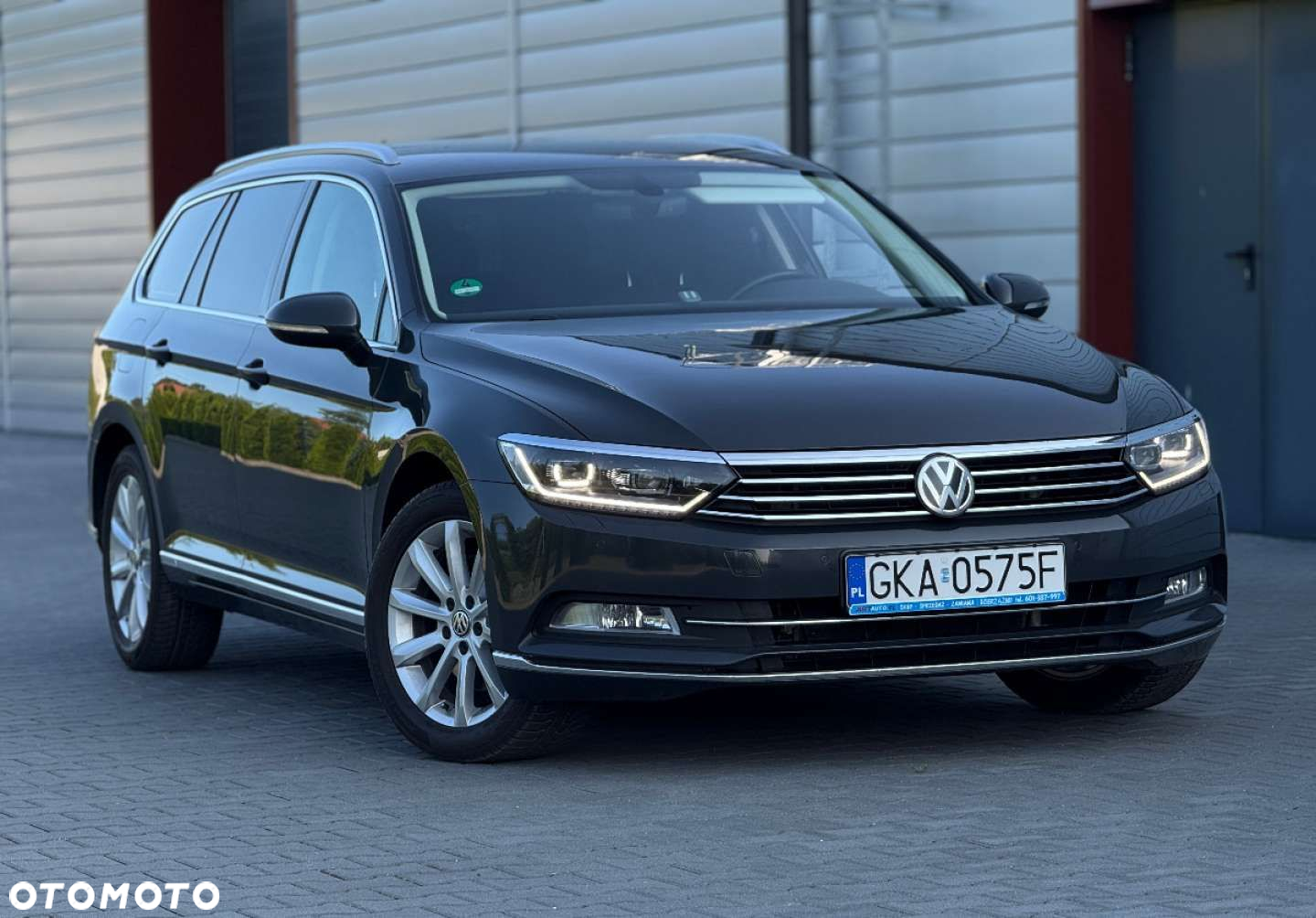 Volkswagen Passat - 4