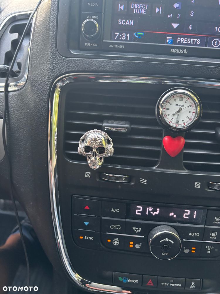 Dodge Grand Caravan - 8