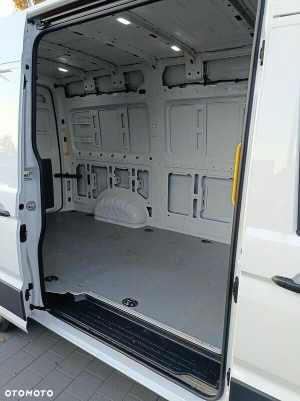 Volkswagen Crafter - 11