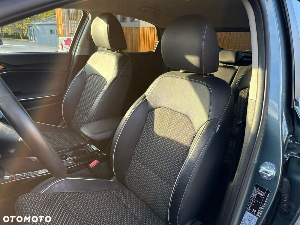 Kia XCeed - 23