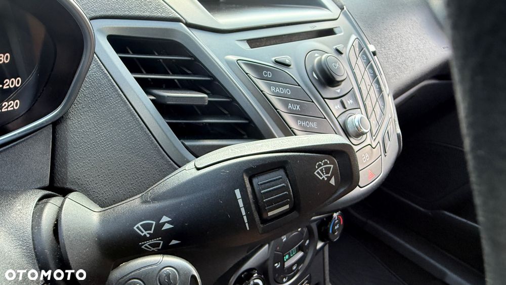 Ford Fiesta 1.25 Titanium X - 32