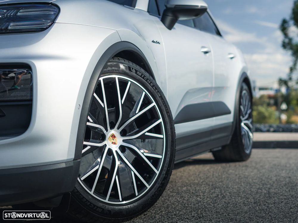 Porsche Macan Electric 4 - 36