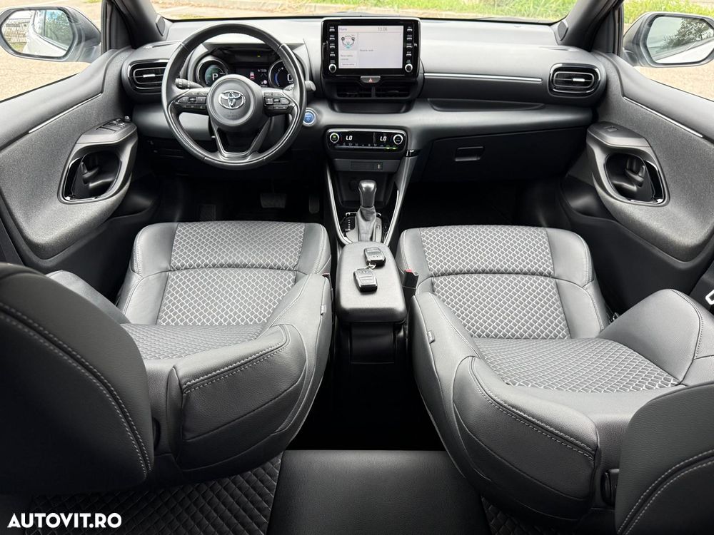 Toyota Yaris 1.5 VVT-i HSD Dynamic Plus - 17