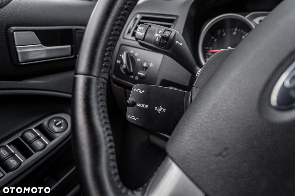 Ford Kuga 2.5 4x4 Titanium - 31