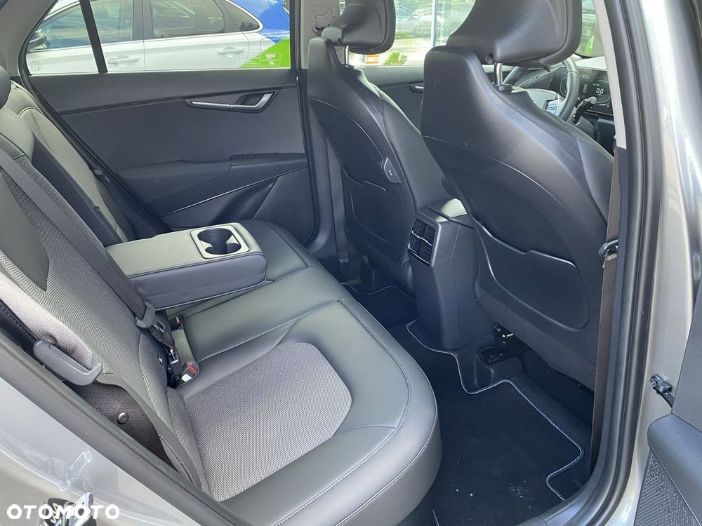 Kia Niro 1.6 GDI Hybrid L - 36