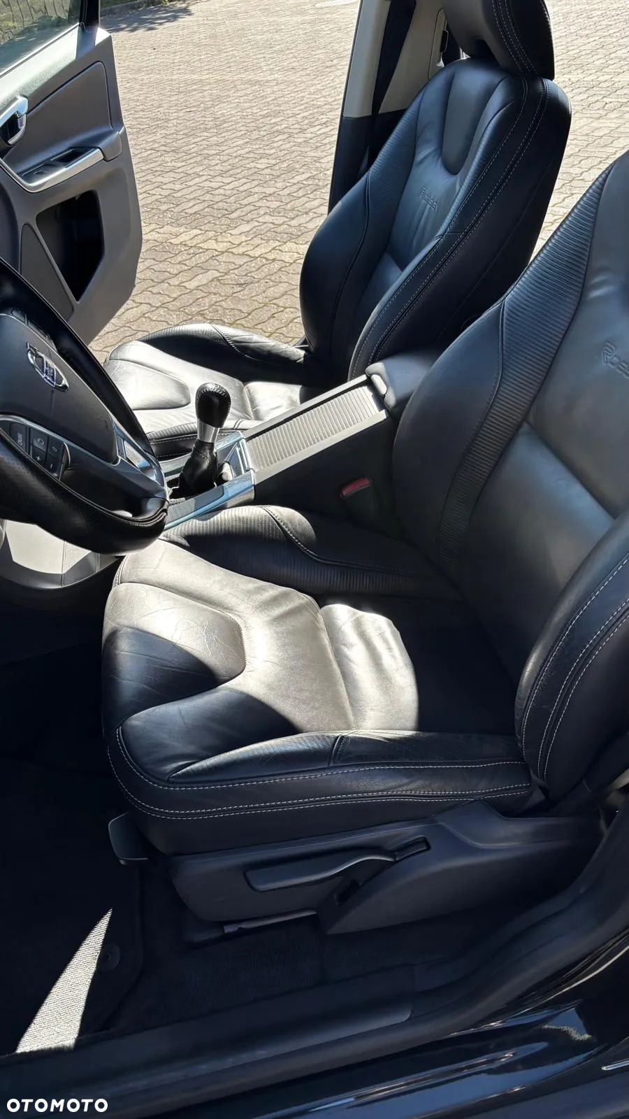 Volvo XC 60 D4 R-Design - 11