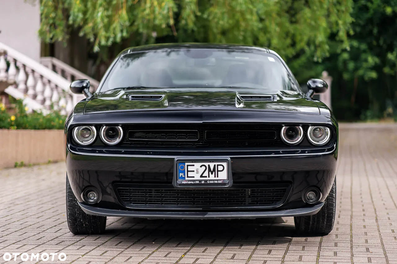 Dodge Challenger - 8