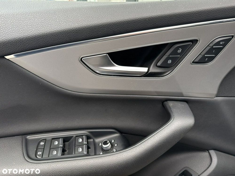 Audi Q7 - 12