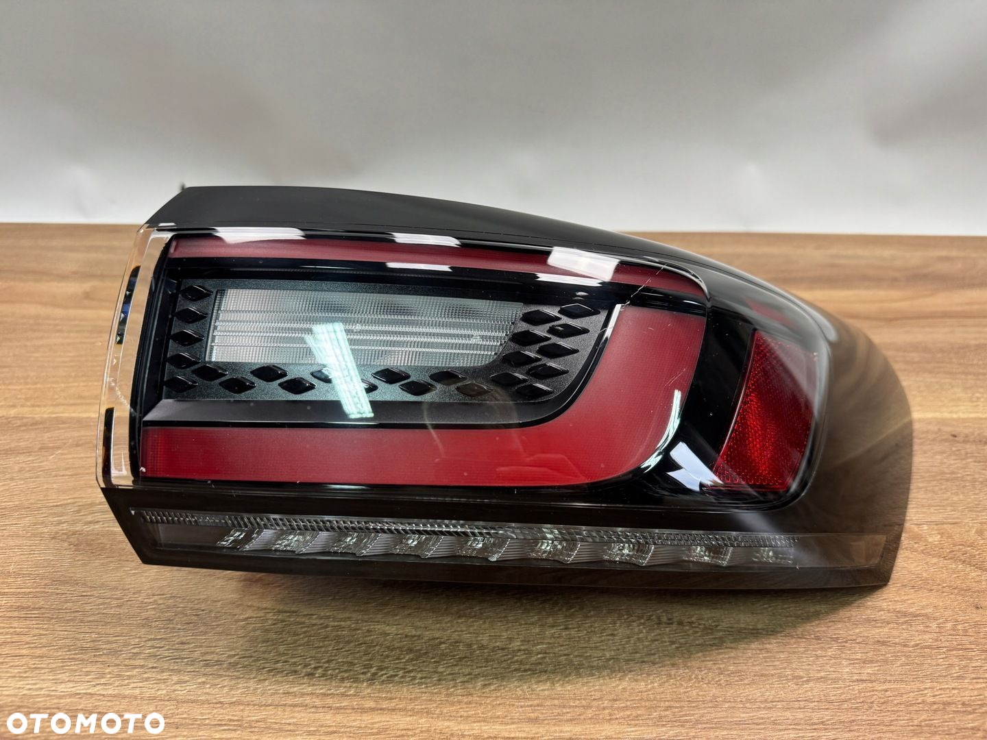 LAMPA TYLNA PRAWA VW ID4 ID.4 11A945096A - 2