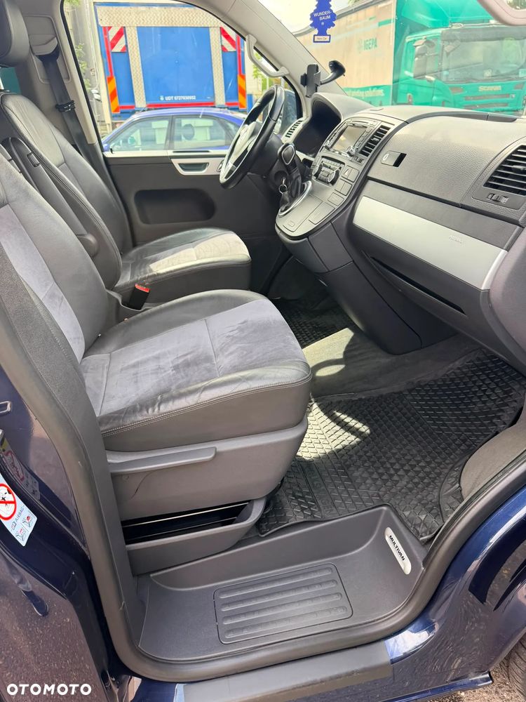 Volkswagen Multivan - 13