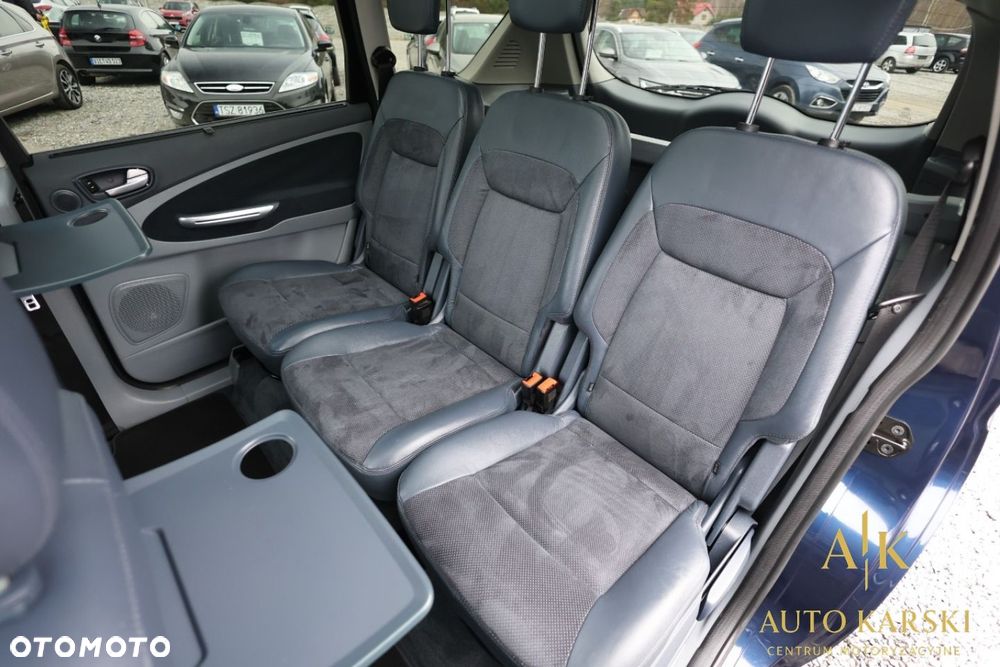 Ford S-Max - 36