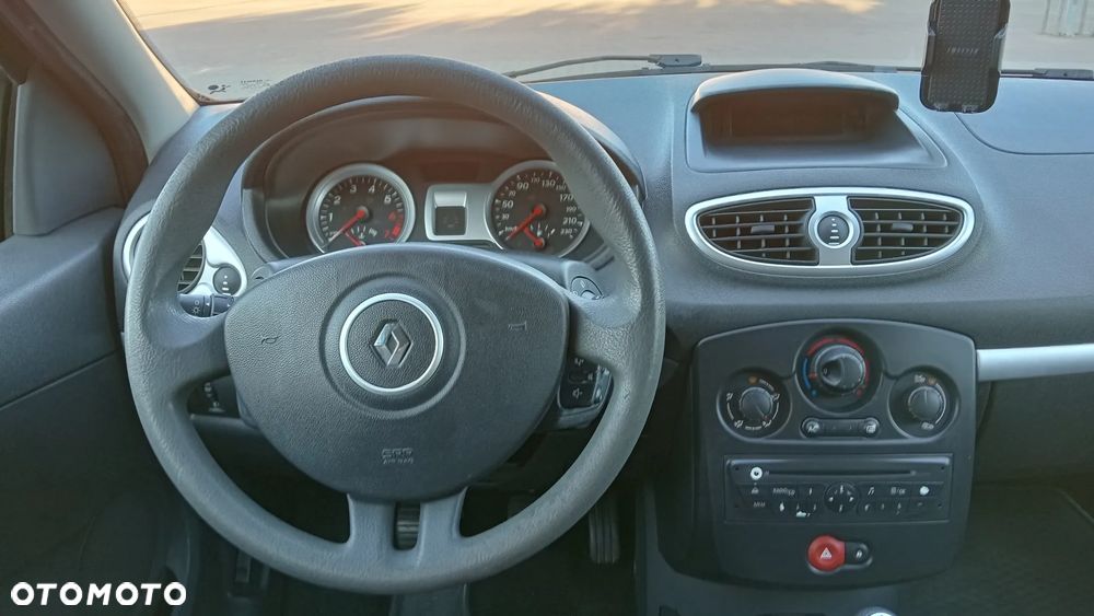 Renault Clio 1.2 16V Alize - 22