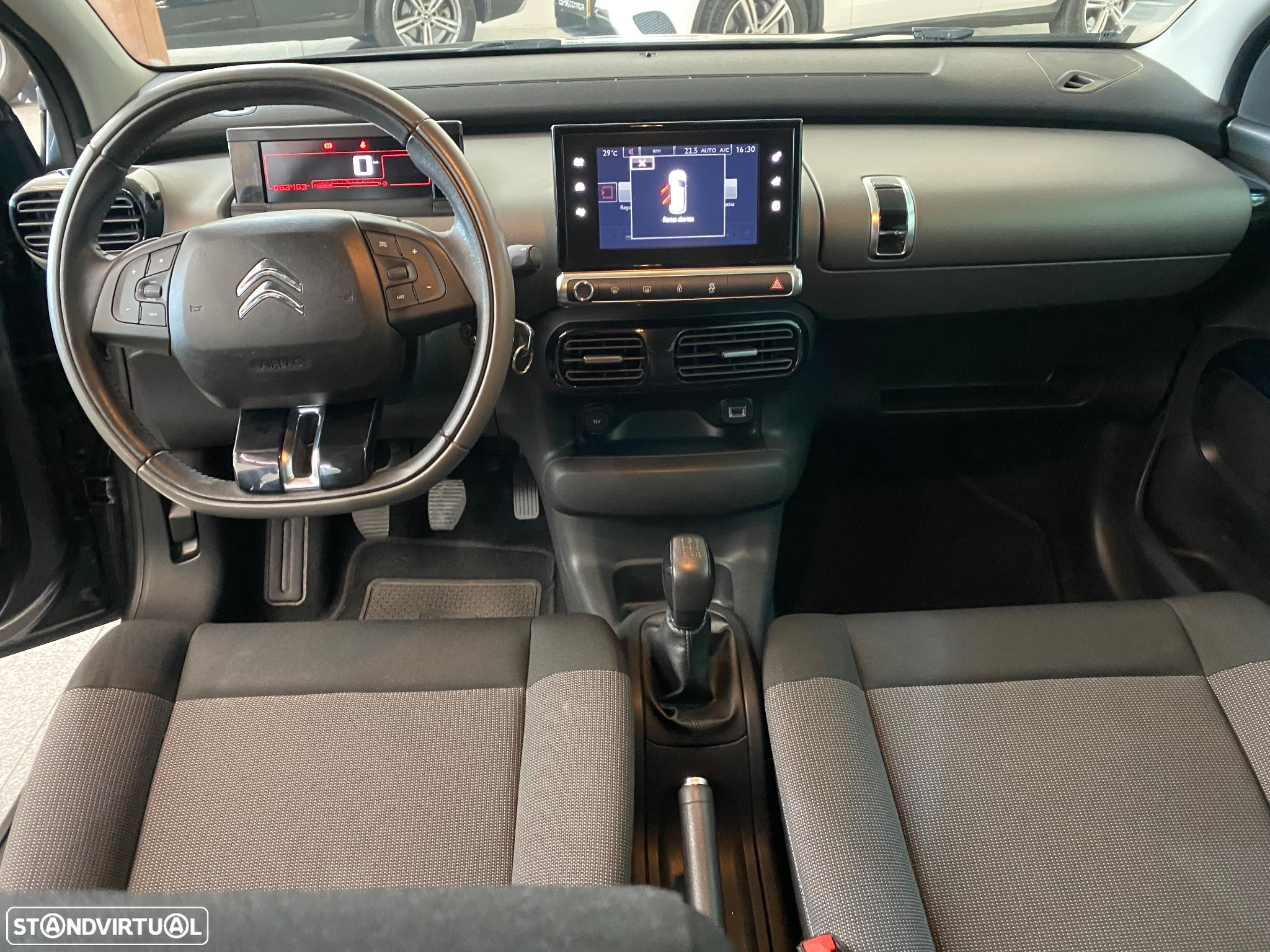 Citroën C4 Cactus 1.2 PureTech Shine - 9