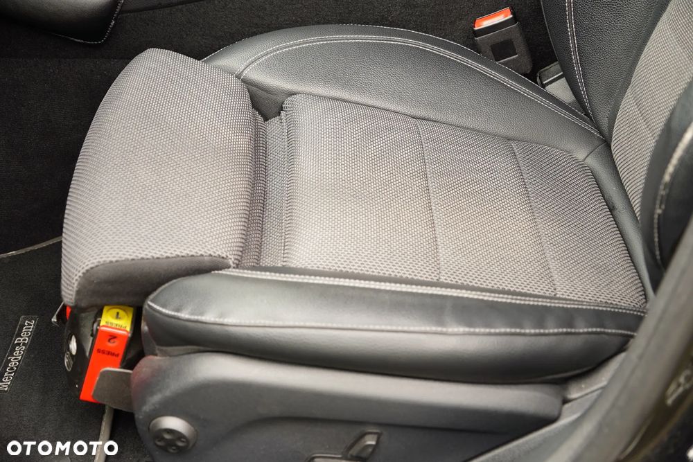 Mercedes-Benz Klasa E 220 d 4-Matic AMG - 23