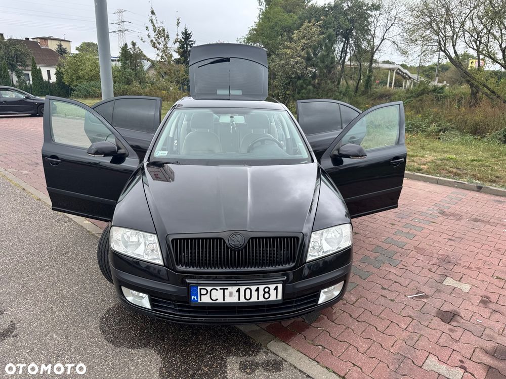 Skoda Octavia 1.6 FSI Elegance - 1