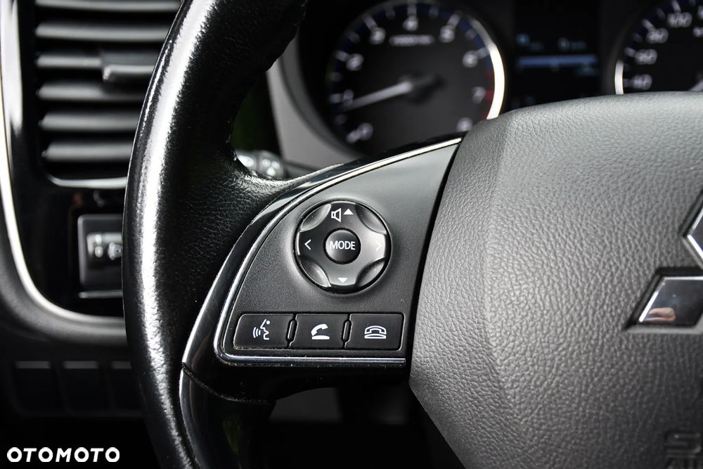 Mitsubishi Outlander - 15
