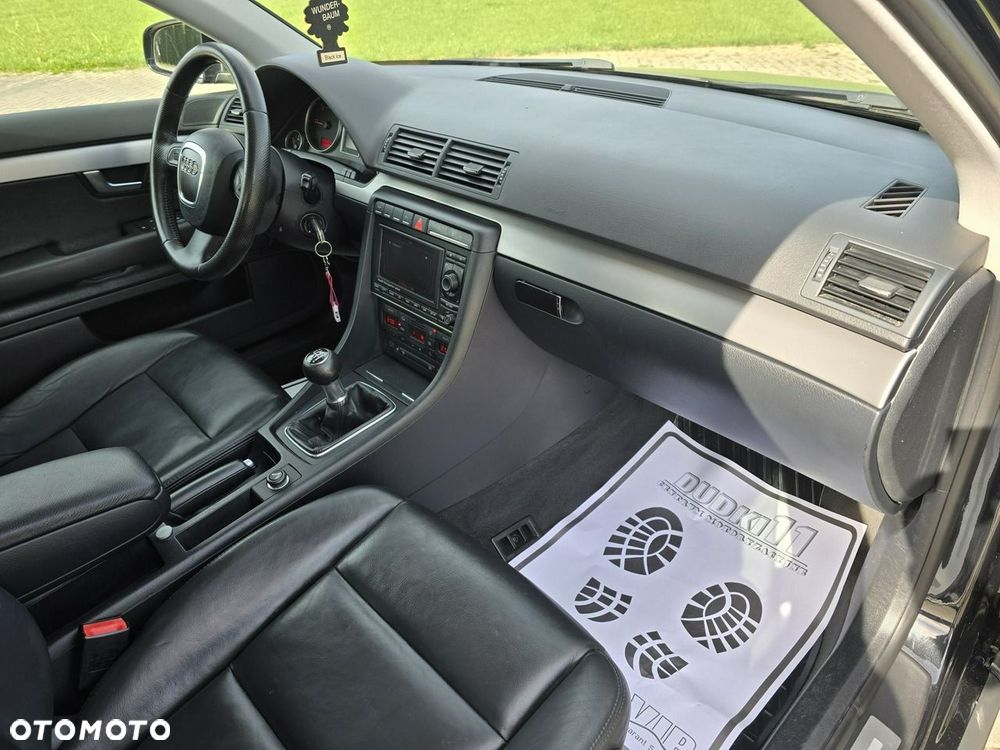 Audi A4 Avant - 25