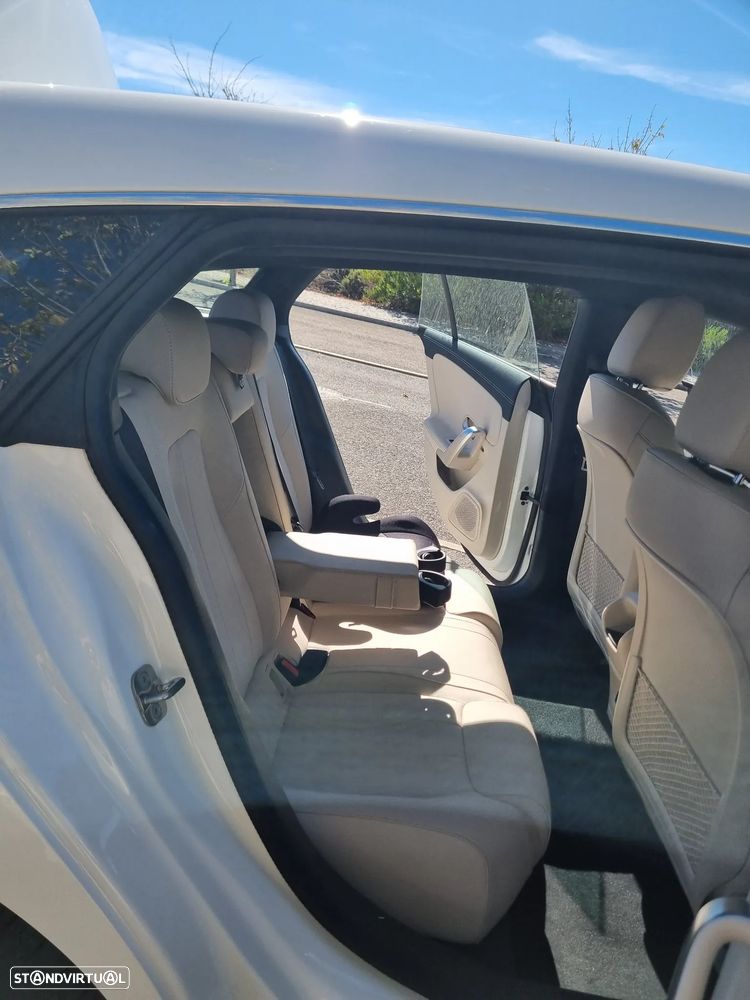 Mercedes-Benz CLA 250 e Shooting Brake Progressive - 15