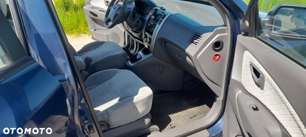 Hyundai Tucson 2.0 Comfort 2WD - 5