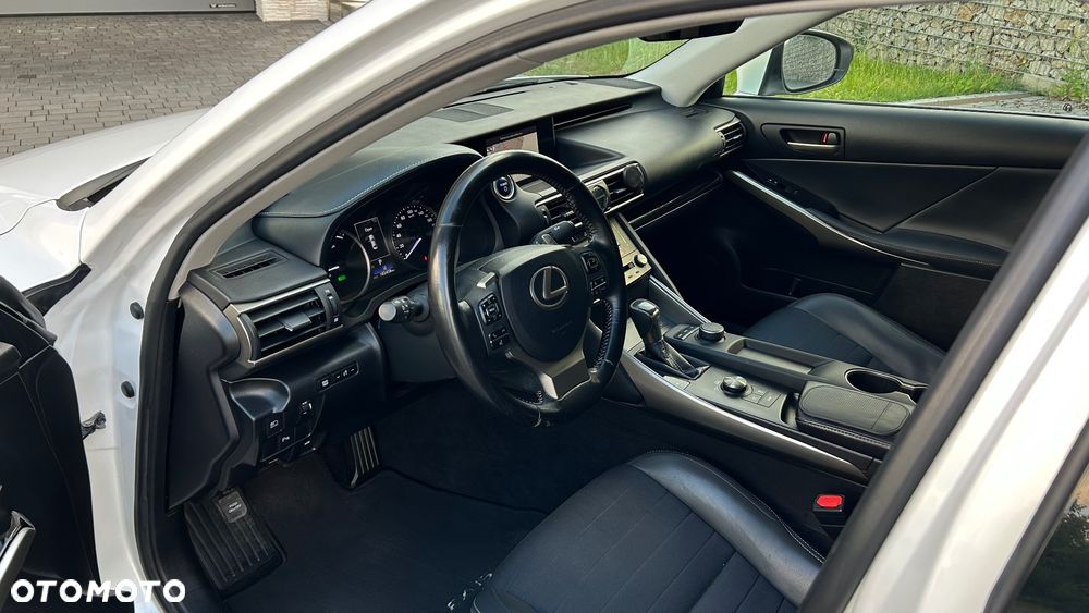 Lexus IS F SPORT - 18