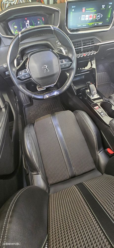 Peugeot 2008 1.2 PureTech GT EAT8 - 10