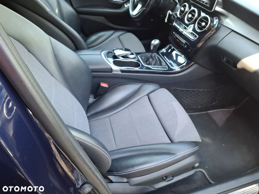Mercedes-Benz Klasa C 180 (BlueEFFICIENCY) Avantgarde - 24