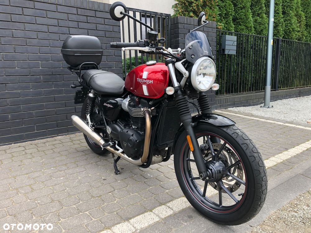 Triumph Street Twin - 1