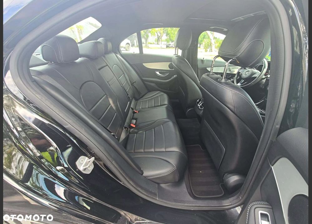 Mercedes-Benz Klasa C 300 9G-TRONIC - 10