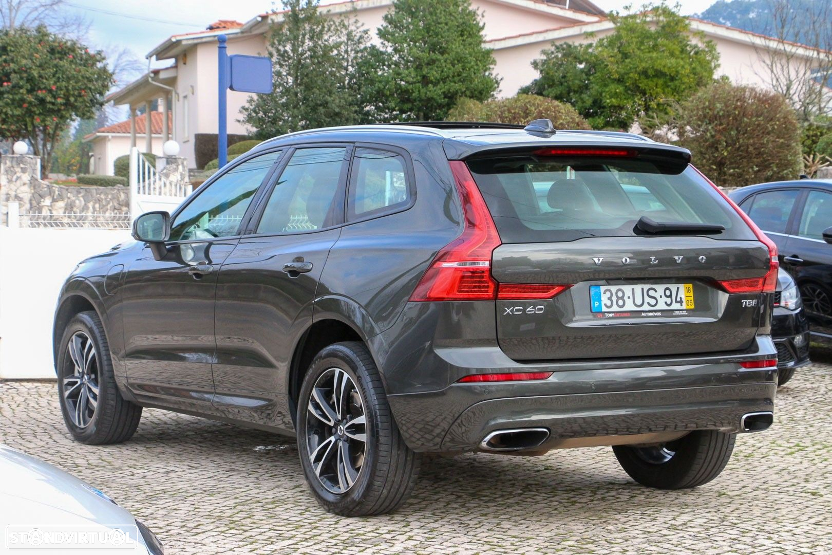Volvo XC 60 2.0 T8 PHEV Momentum AWD - 17