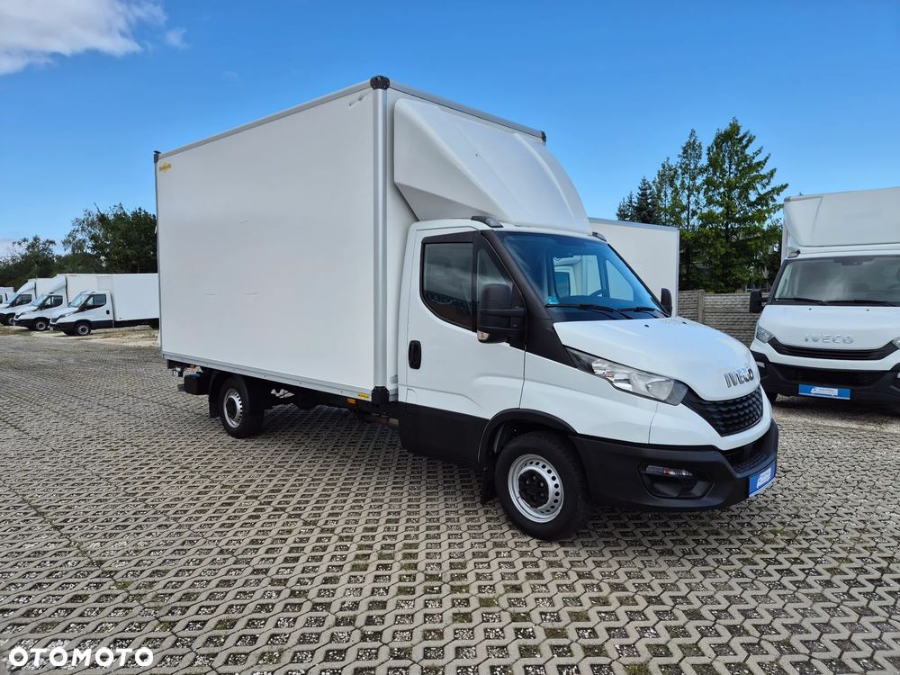Iveco Daily 35S14 2.3 HPi, kontener 8PAL, winda 750KG, klimatyzacja - 3