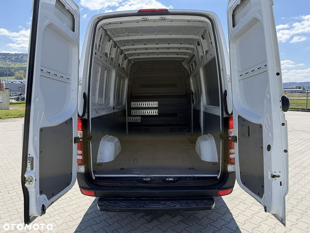 Mercedes-Benz Sprinter - 12