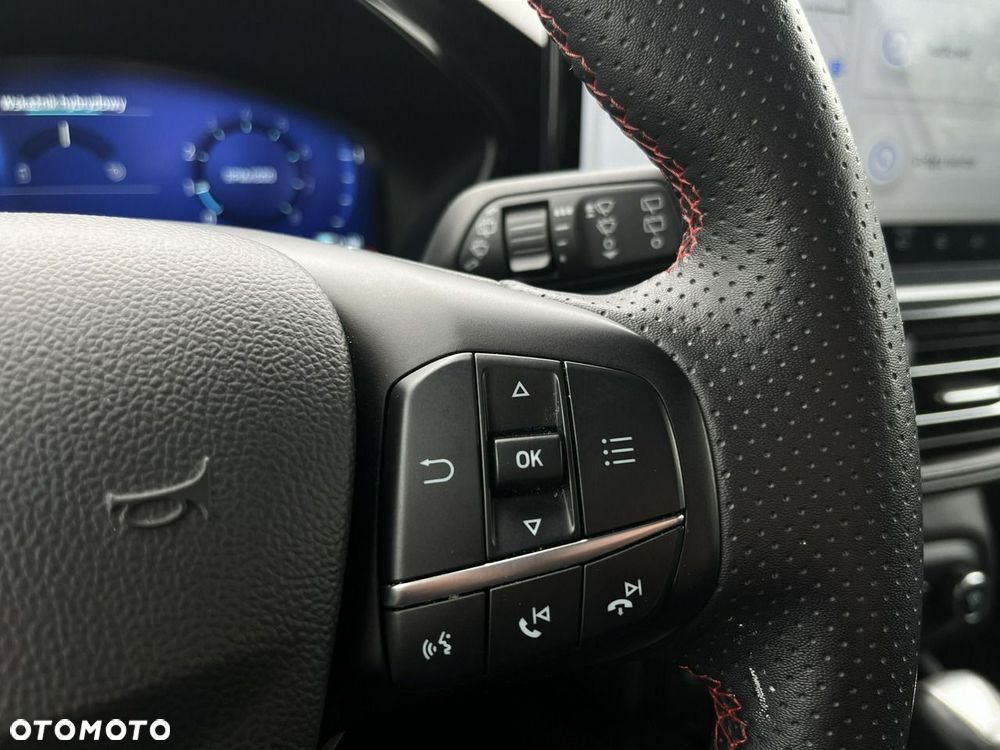 Ford Focus 1.0 EcoBoost Hybrid ST-LINE X - 24