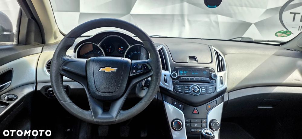 Chevrolet Cruze 1.6 LT - 21
