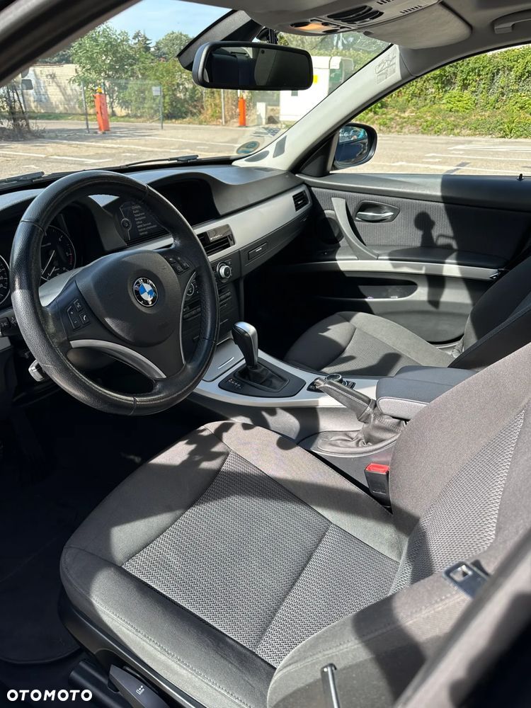 BMW Seria 3 318d DPF - 8